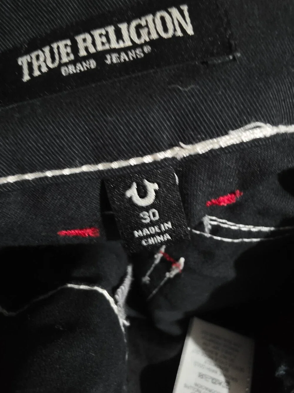 True Religion Men's Cargo Shorts Size 30  Black, White, And Red Stiching Sku 201